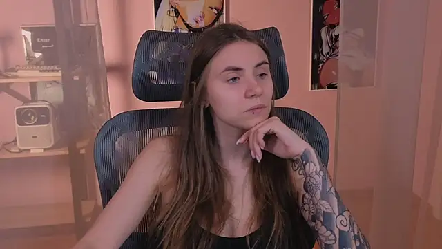 Snapshot of _AnnaStark_ chatting on November 19, 2025, 8:20 pm AnnaStark online show from November 19, 2025, 8:20 pm