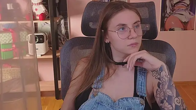 Snapshot of _AnnaStark_ chatting on December 5, 2025, 8:38 pm AnnaStark online show from December 5, 2025, 8:38 pm