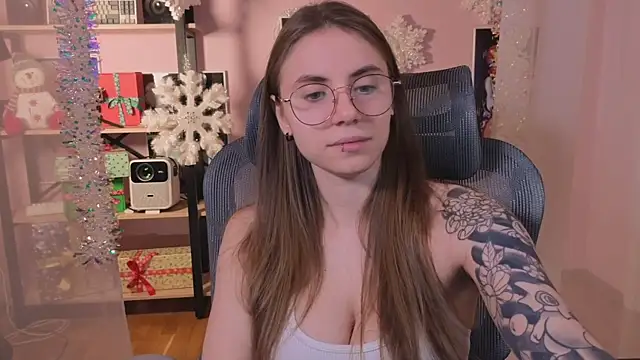 Snapshot of _AnnaStark_ chatting on December 13, 2025, 8:04 pm AnnaStark online show from December 13, 2025, 8:04 pm