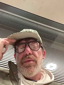 Snapshot of maxximere chatting on February 7, 2026, 12:47 am maxximere online show from February 7, 2026, 12:47 am