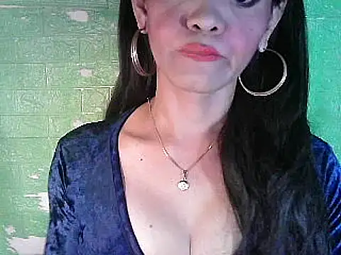 Snapshot of Rosebaumgardner1234 chatting on February 18, 2025, 3:54 pm Rosebaumgardner1234 online show from February 18, 2025, 3:54 pm