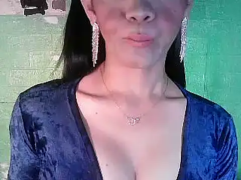 Snapshot of Rosebaumgardner1234 chatting on March 8, 2025, 6:47 pm Rosebaumgardner1234 online show from March 8, 2025, 6:47 pm