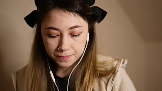 chibi moon  online show from December 11, 2024, 8:07 pm