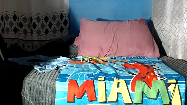 SweetAppleCandyxx online show from December 30, 2024, 5:55 pm