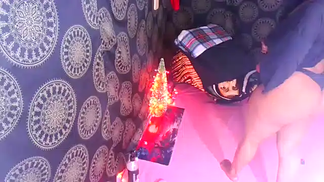 LunaRai online show from December 16, 2025, 4:39 am