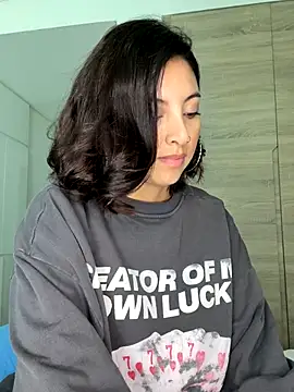 alexademie1 online show from November 30, 2025, 7:56 am