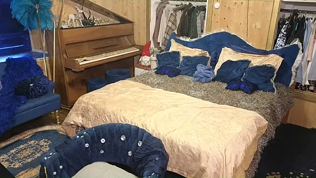 Snapshot of VanessaDoyle chatting on December 21, 2025, 10:11 am VanessaDoyle online show from December 21, 2025, 10:11 am