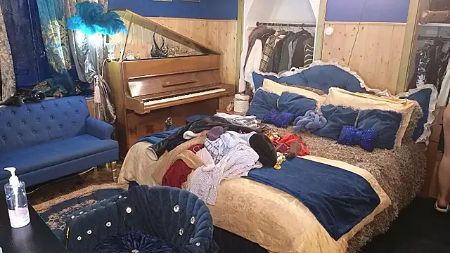 Snapshot of VanessaDoyle chatting on January 6, 2026, 8:01 pm VanessaDoyle online show from January 6, 2026, 8:01 pm