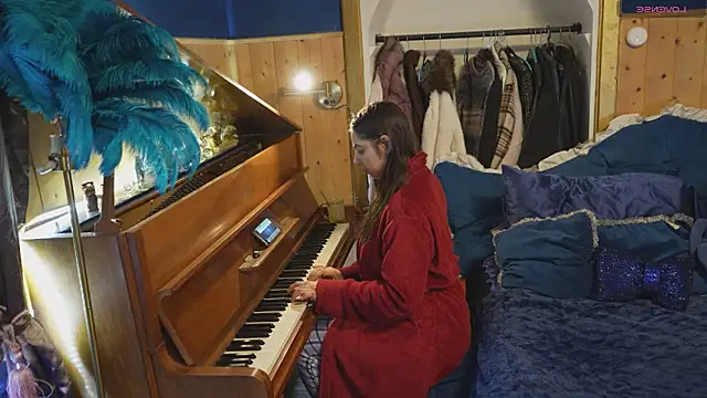 Snapshot of VanessaDoyle chatting on February 9, 2026, 8:51 am VanessaDoyle online show from February 9, 2026, 8:51 am