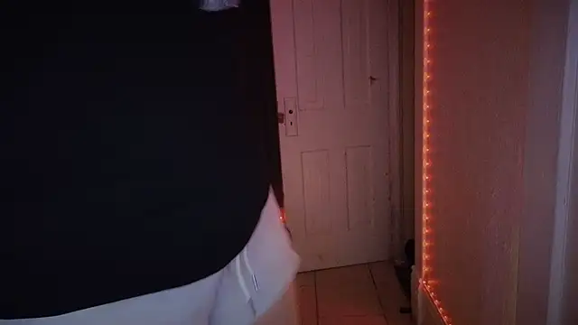 drizzypeach602 online show from October 31, 2025, 6:03 am