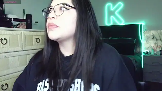 drizzypeach602 online show from March 18, 2026, 2:37 am