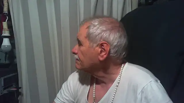 Snapshot of nonnomaturobisex chatting on May 21, 2026, 8:43 am nonnomaturobisex online show from May 21, 2026, 8:43 am