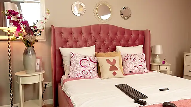 Snapshot of IsabellaMysty chatting on December 1, 2025, 10:26 pm IsabellaMysty online show from December 1, 2025, 10:26 pm