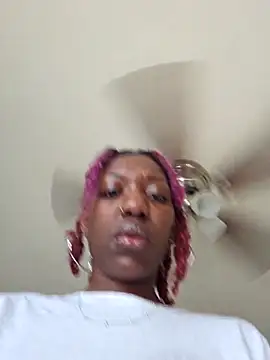 oliviaprettypussy online show from April 12, 2026, 9:31 pm