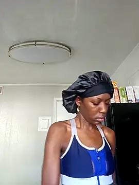 oliviaprettypussy online show from April 24, 2026, 1:24 pm