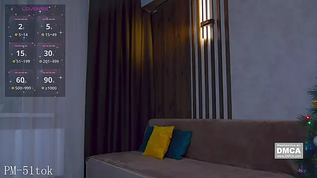 Snapshot of Holl1Would chatting on January 3, 2025, 10:29 pm Holl1Would online show from January 3, 2025, 10:29 pm