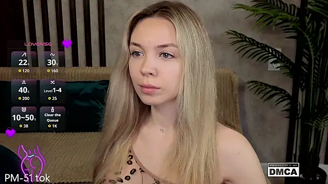 Holl1Would online show from February 3, 2026, 8:25 pm