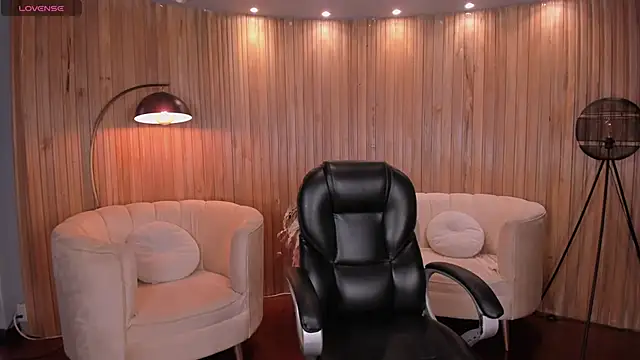 Snapshot of LexieWayne chatting on December 17, 2024, 7:59 pm LexieWayne online show from December 17, 2024, 7:59 pm