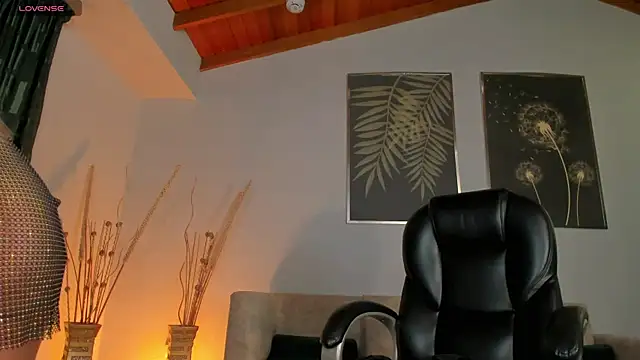 Snapshot of LexieWayne chatting on January 4, 2025, 12:38 pm LexieWayne online show from January 4, 2025, 12:38 pm