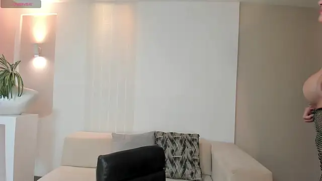 Snapshot of LexieWayne chatting on February 15, 2025, 12:22 pm LexieWayne online show from February 15, 2025, 12:22 pm