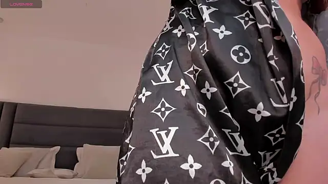 Snapshot of LexieWayne chatting on February 19, 2025, 11:04 pm LexieWayne online show from February 19, 2025, 11:04 pm