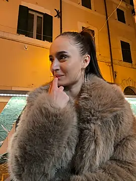 Snapshot of Zeyna1 chatting on December 28, 2024, 11:05 pm Zeyna1 online show from December 28, 2024, 11:05 pm