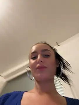 Snapshot of Zeyna1 chatting on January 15, 2025, 8:16 pm Zeyna1 online show from January 15, 2025, 8:16 pm