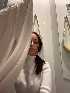 Snapshot of Zeyna1 chatting on March 12, 2025, 10:37 am Zeyna1 online show from March 12, 2025, 10:37 am