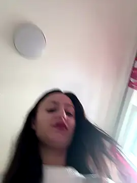 Snapshot of Zeyna1 chatting on October 8, 2025, 10:02 am Zeyna1 online show from October 8, 2025, 10:02 am