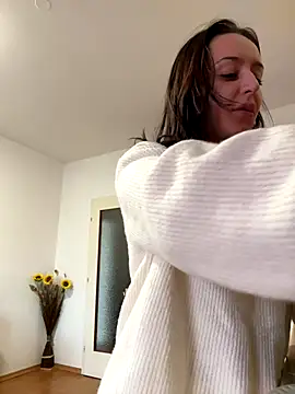 Snapshot of Zeyna1 chatting on October 10, 2025, 1:21 pm Zeyna1 online show from October 10, 2025, 1:21 pm