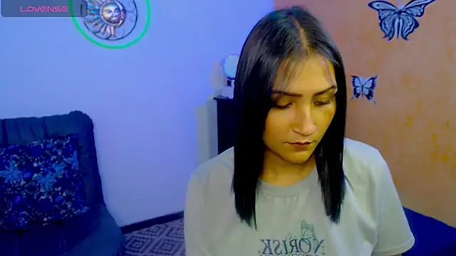 Snapshot of leah-666 chatting on December 24, 2024, 2:12 pm leah-666 online show from December 24, 2024, 2:12 pm