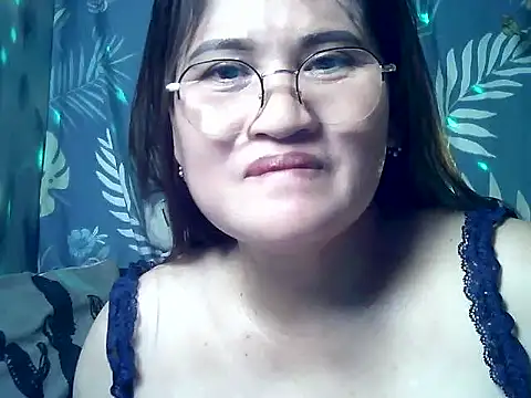Snapshot of Amazing_Angel22 chatting on May 15, 2026, 12:45 pm Amazing Angel22 online show from May 15, 2026, 12:45 pm