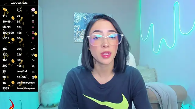 barbie scoth  online show from September 19, 2025, 9:15 pm