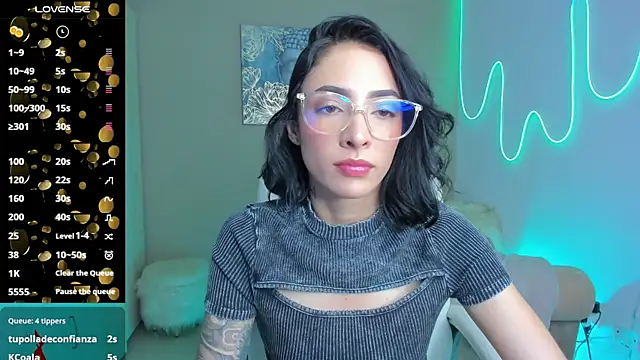 barbie scoth  online show from October 5, 2025, 8:07 pm