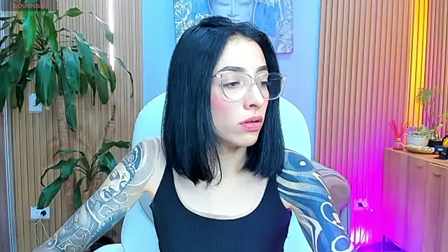 Snapshot of barbie_scoth_ chatting on May 4, 2026, 10:28 pm barbie scoth online show from May 4, 2026, 10:28 pm