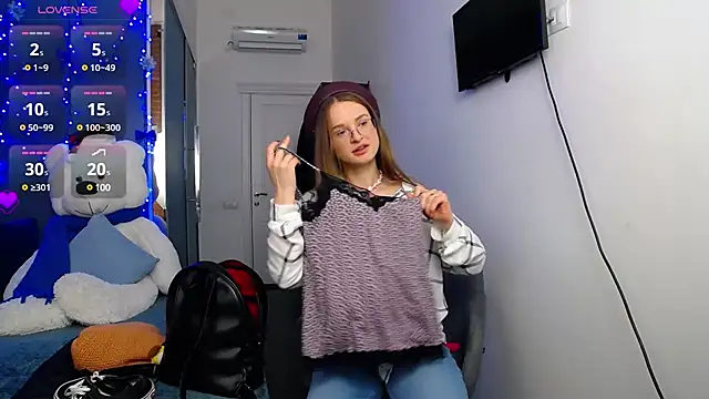 KateJonson online show from January 13, 2025, 2:21 pm