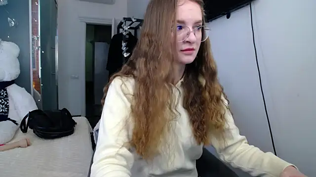 KateJonson online show from April 24, 2026, 6:38 am
