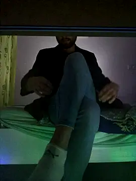 Snapshot of HouseOfCums chatting on October 4, 2025, 12:52 am HouseOfCums online show from October 4, 2025, 12:52 am