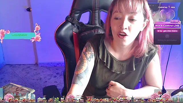 pink-2022 online show from December 17, 2024, 5:36 pm