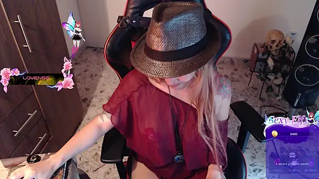 pink-2022 online show from March 5, 2025, 12:44 pm