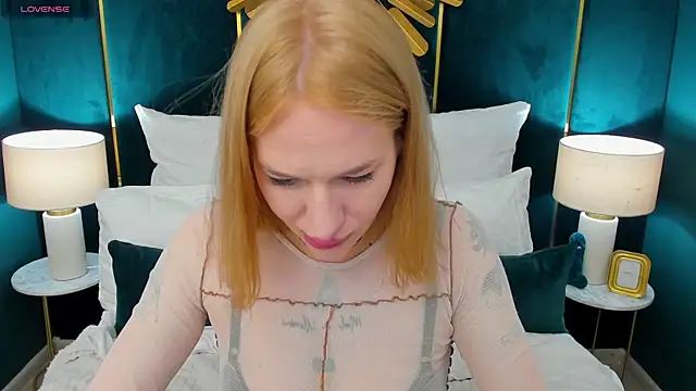 Snapshot of SarahLust chatting on May 8, 2026, 12:21 pm SarahLust online show from May 8, 2026, 12:21 pm