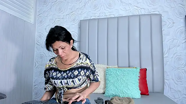 Cleopatra Trans online show from December 18, 2025, 1:06 pm