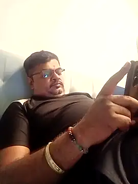 Snapshot of Desi_Londa_143 chatting on October 27, 2025, 1:48 pm Desi Londa 143 online show from October 27, 2025, 1:48 pm