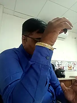 Snapshot of Desi_Londa_143 chatting on November 14, 2025, 4:44 am Desi Londa 143 online show from November 14, 2025, 4:44 am