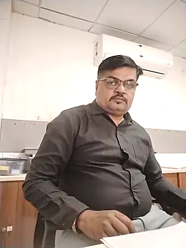 Snapshot of Desi_Londa_143 chatting on December 3, 2025, 4:53 am Desi Londa 143 online show from December 3, 2025, 4:53 am