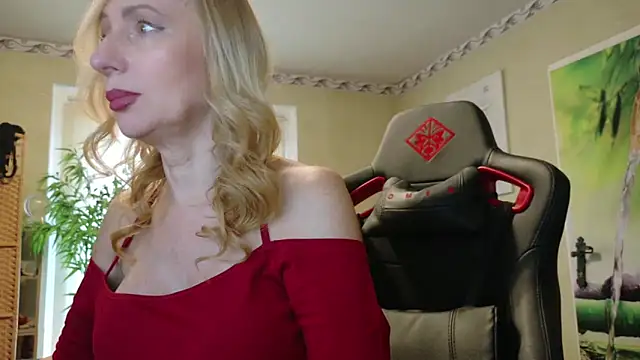 HotLana69 online show from May 12, 2026, 4:37 pm