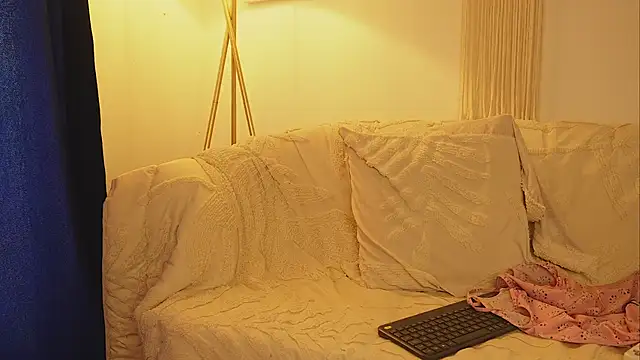 bunnycuteshy online show from November 20, 2025, 12:49 pm