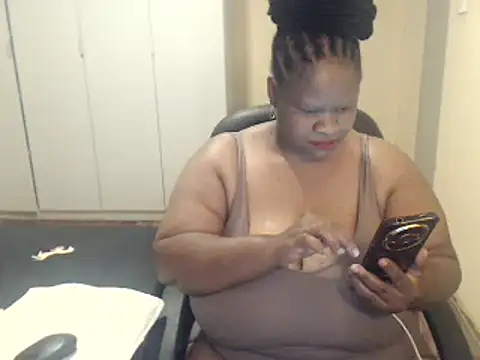 sweetnoziexx online show from February 5, 2025, 6:02 am
