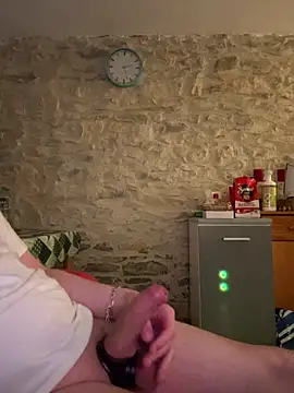 yann2392 online show from April 26, 2026, 5:43 pm