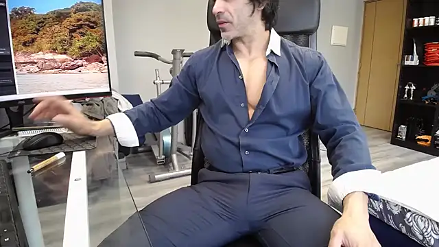 samricci21 online show from December 18, 2025, 9:37 am